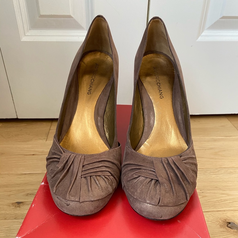 Arturo Chiang bronze heels